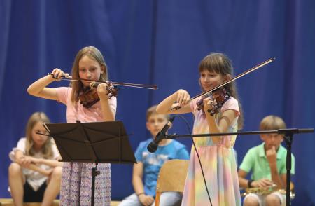 PRIREDITEV OB DNEVU DRŽAVNOSTI IN ZAKLJUČKU ŠOLSKEGA LETA 20 FOTO LJUBO VUKELIČ
